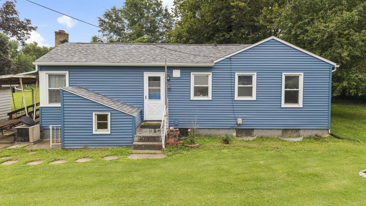943 28th Avenue - Photo 1