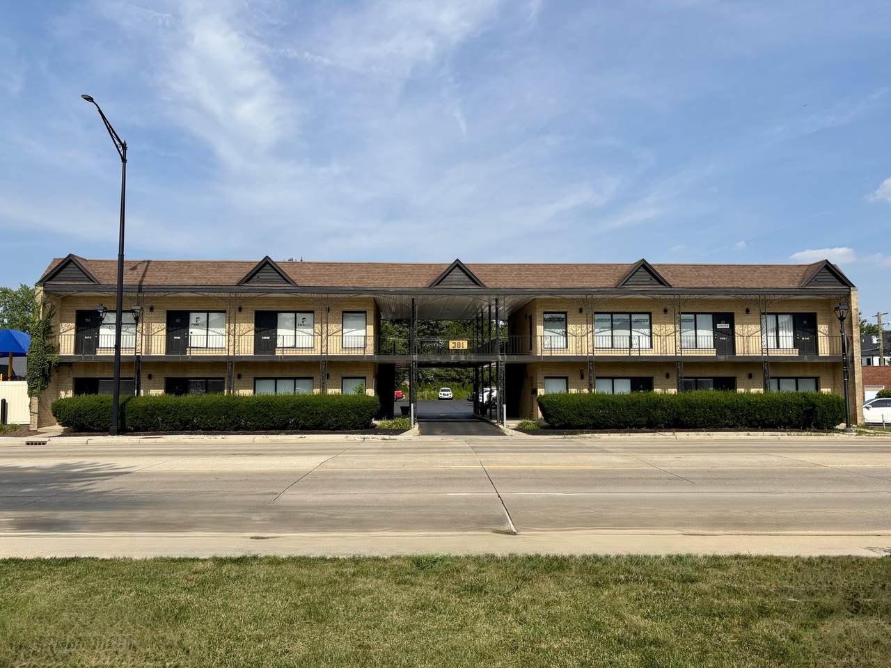 381 York Street - Photo 1