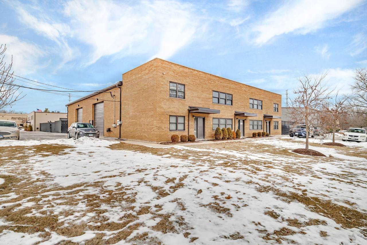 3S340 Rockwell Street - Photo 1