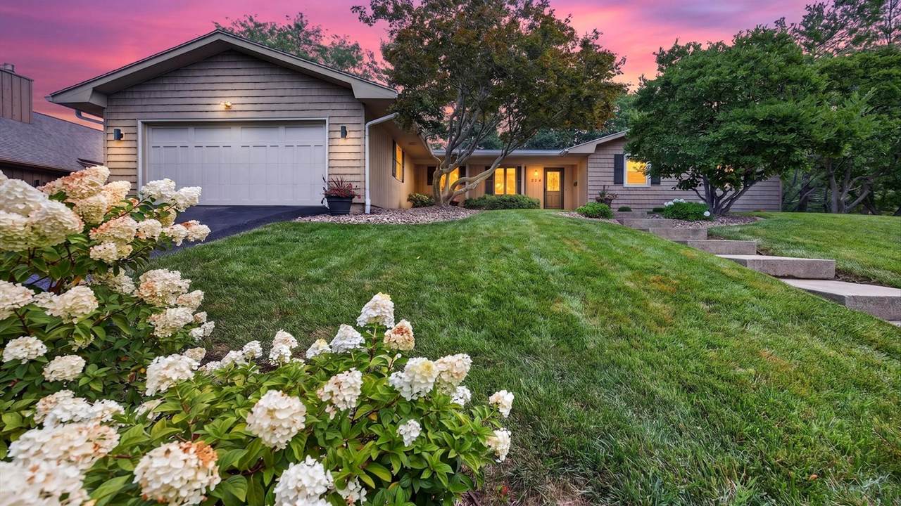 224 Fleetwood Drive - Photo 1
