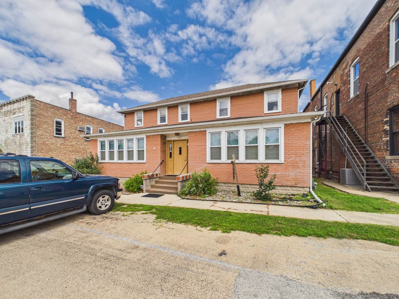 605 Reed Street - Photo 1