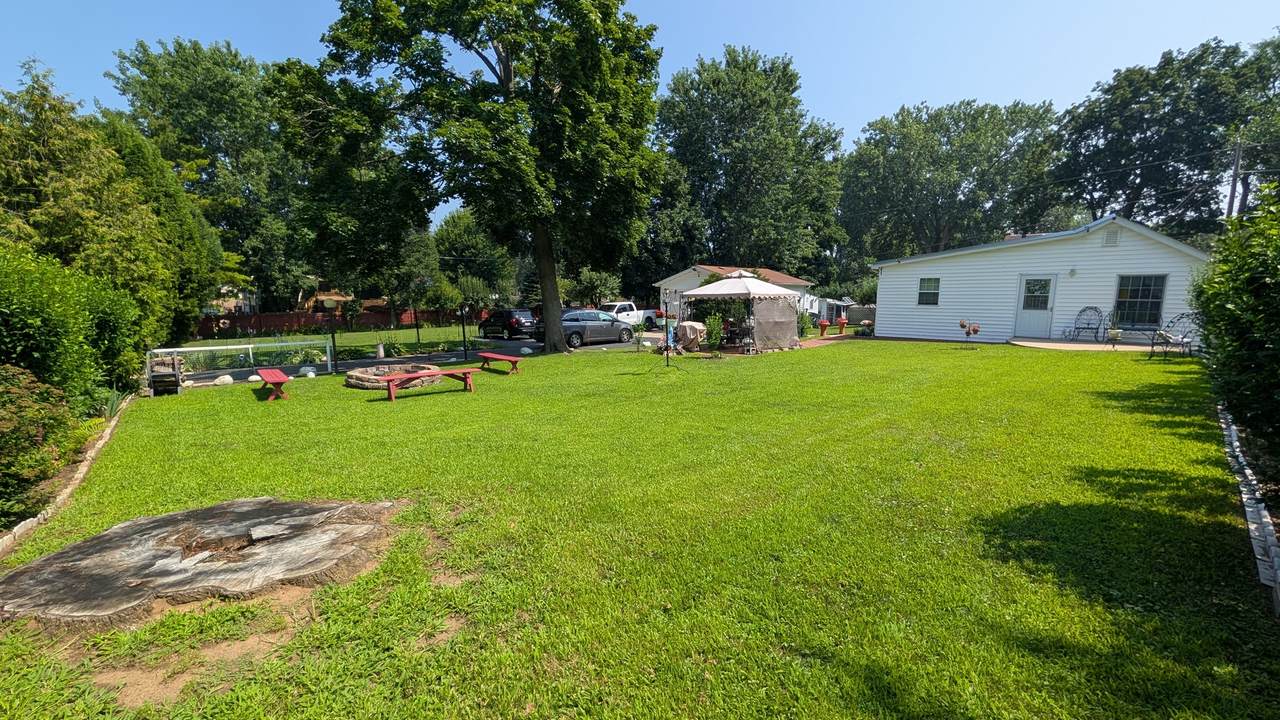 10017 Mawman Avenue - Photo 1