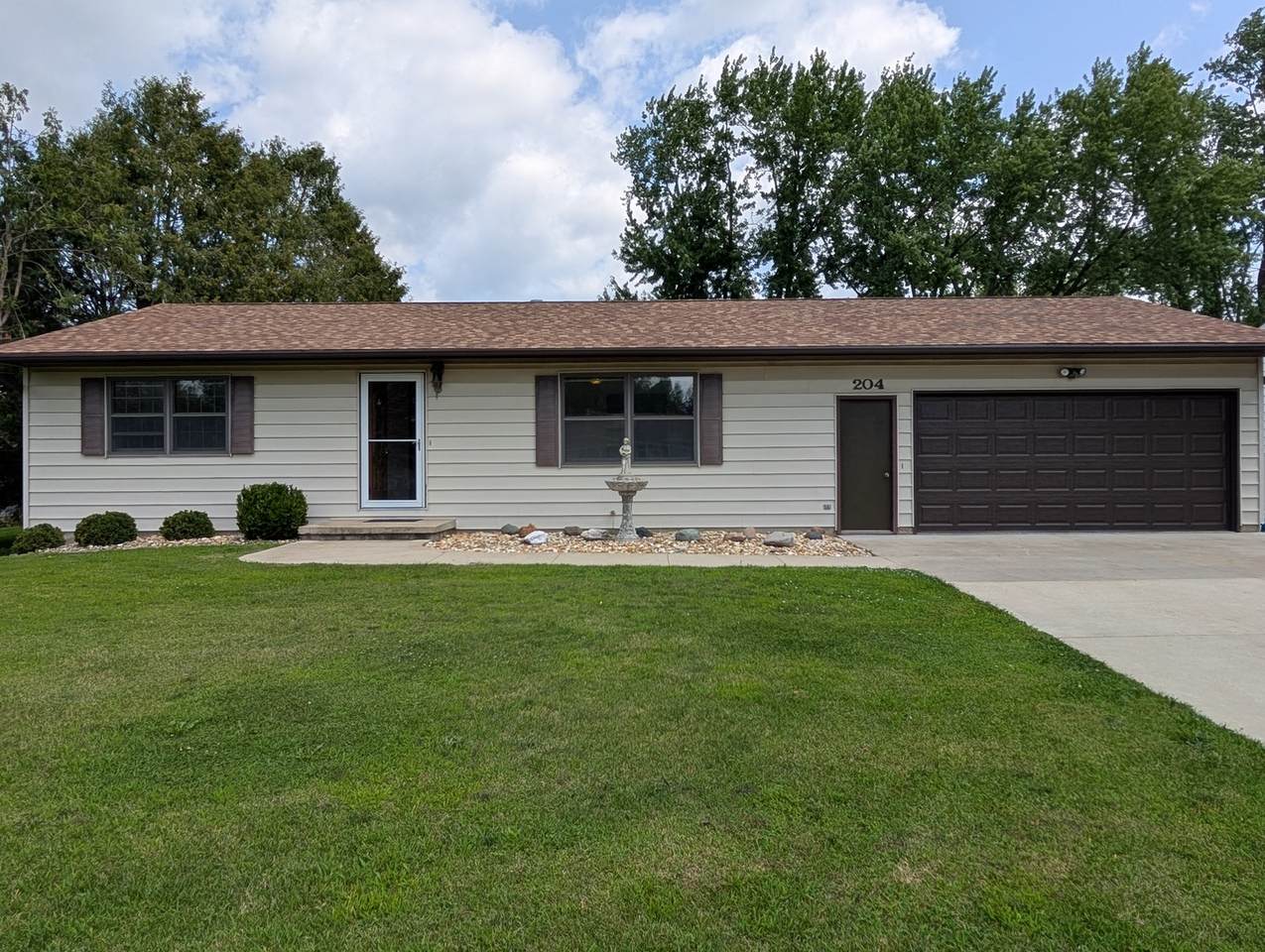 204 Hickory Drive - Photo 1