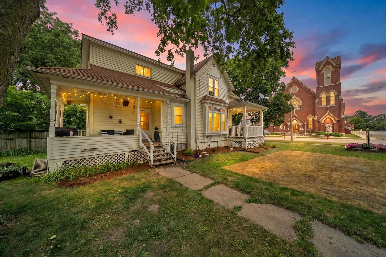300 4TH Street - Photo 1