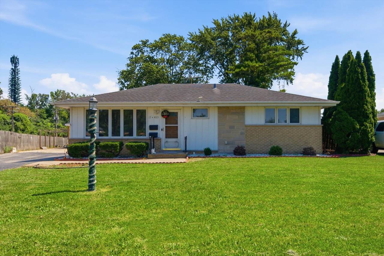 15W425 Victory Parkway - Photo 1