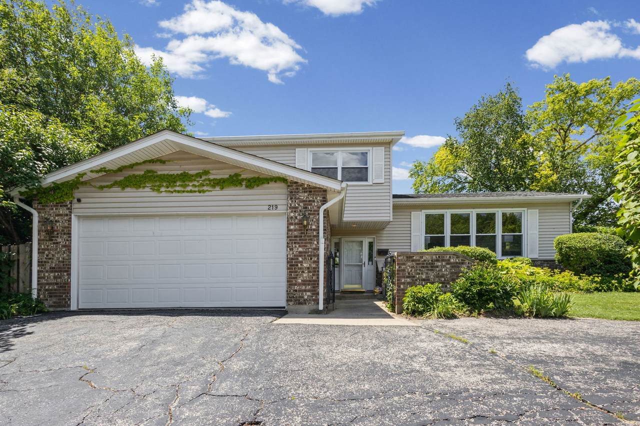 219 Appletree Lane - Photo 1