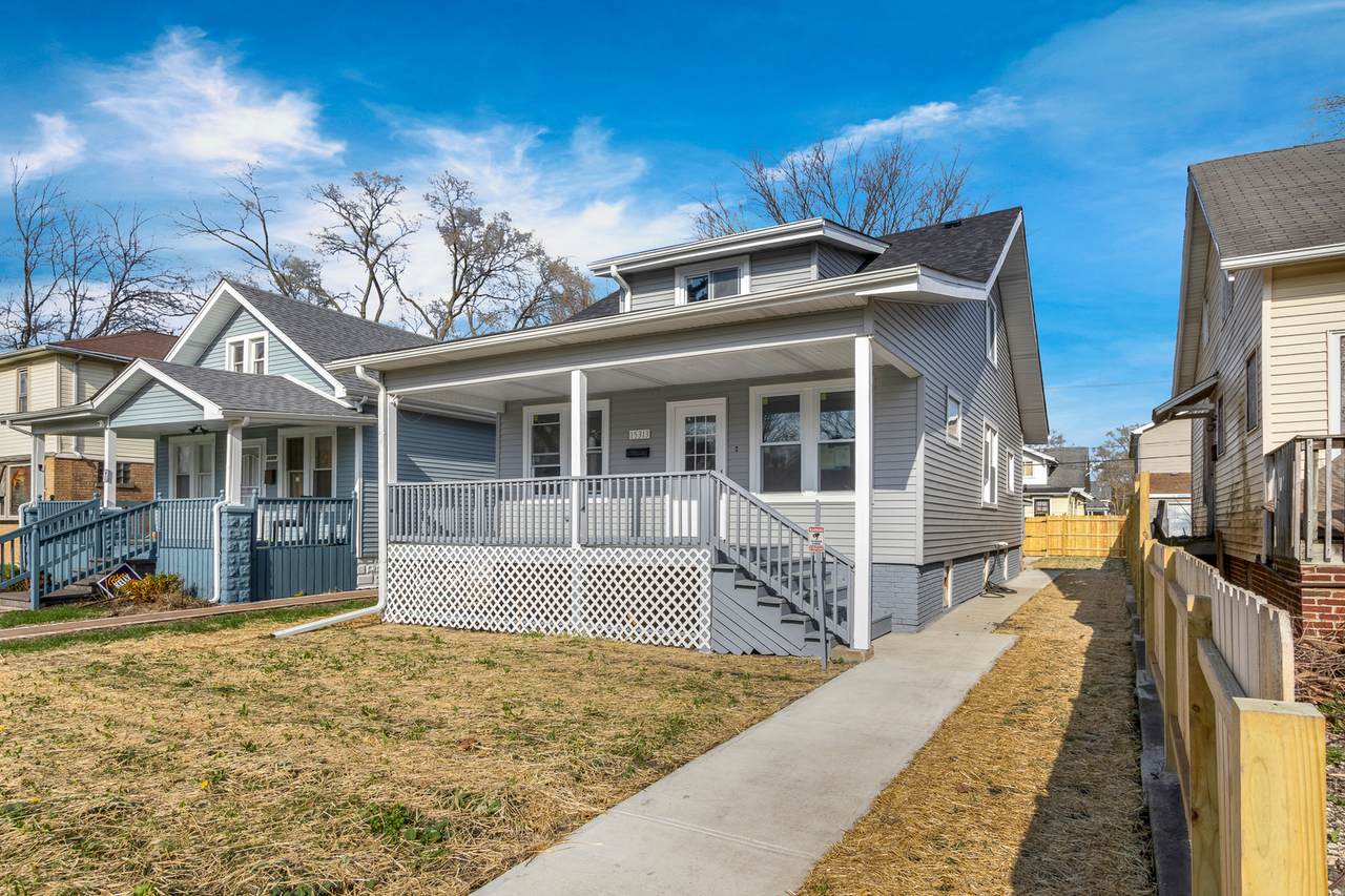 15313 Marshfield Avenue - Photo 1