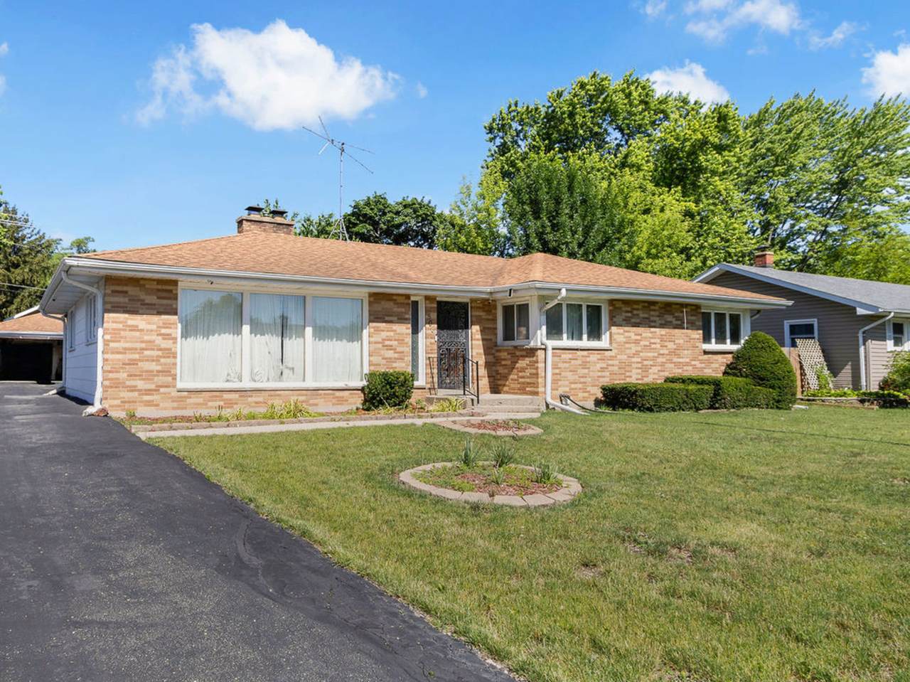 508 Metropolitan Avenue - Photo 1