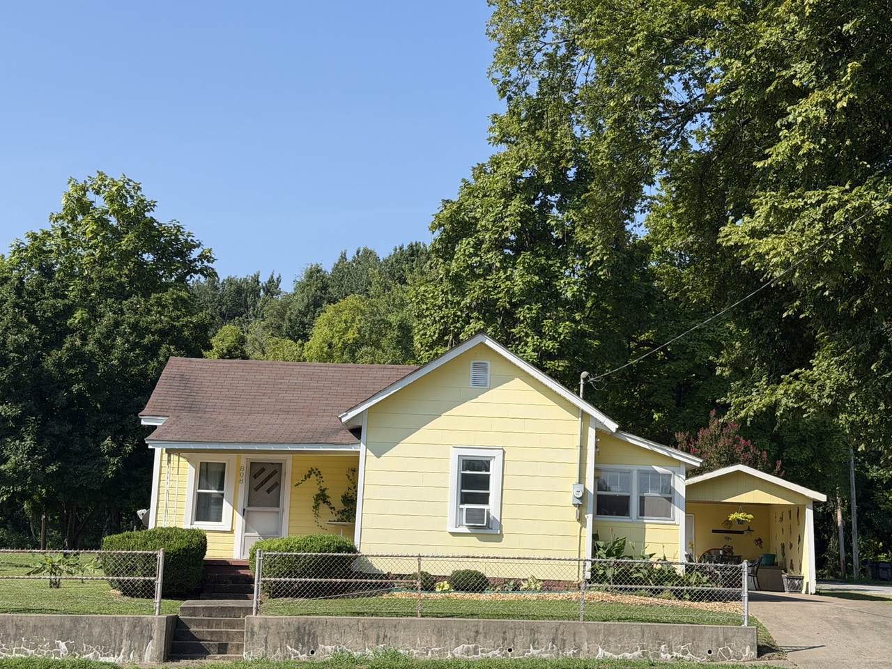 808 10th Street - Photo 1