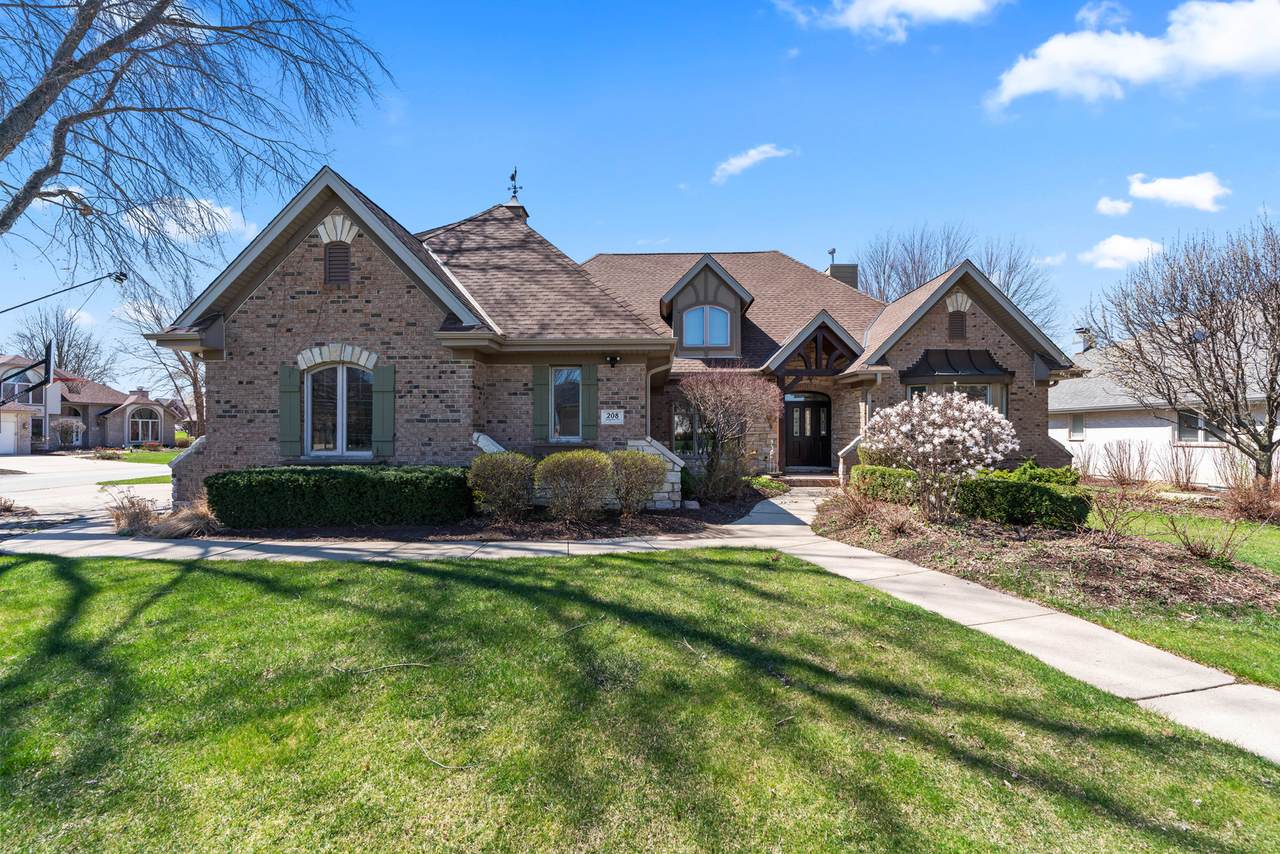 208 Sawgrass Drive - Photo 1