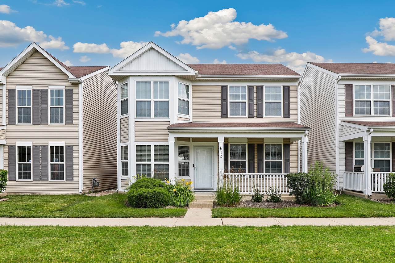 1613 Victoria Park Circle - Photo 1
