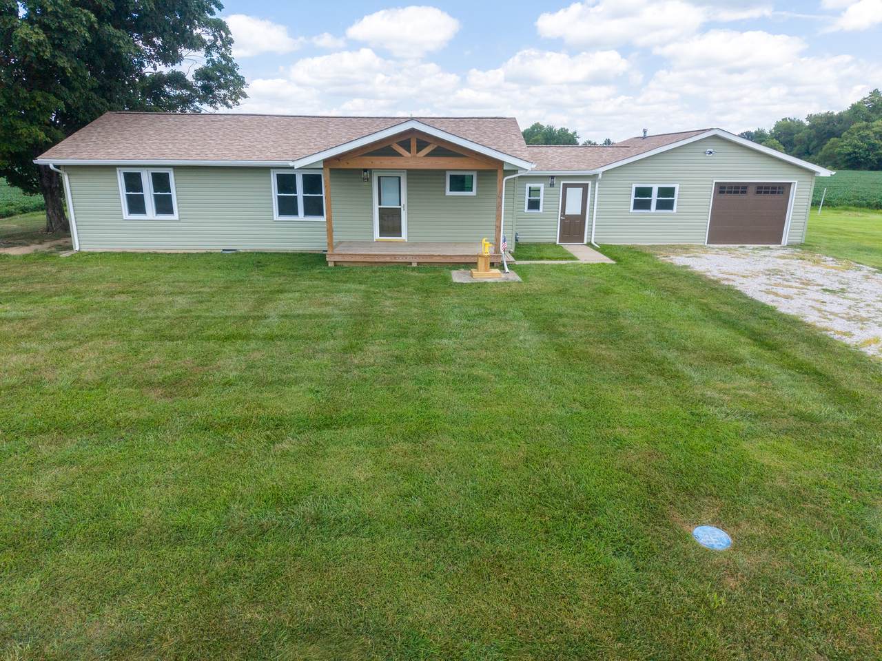 122 E Lincoln - Photo 1