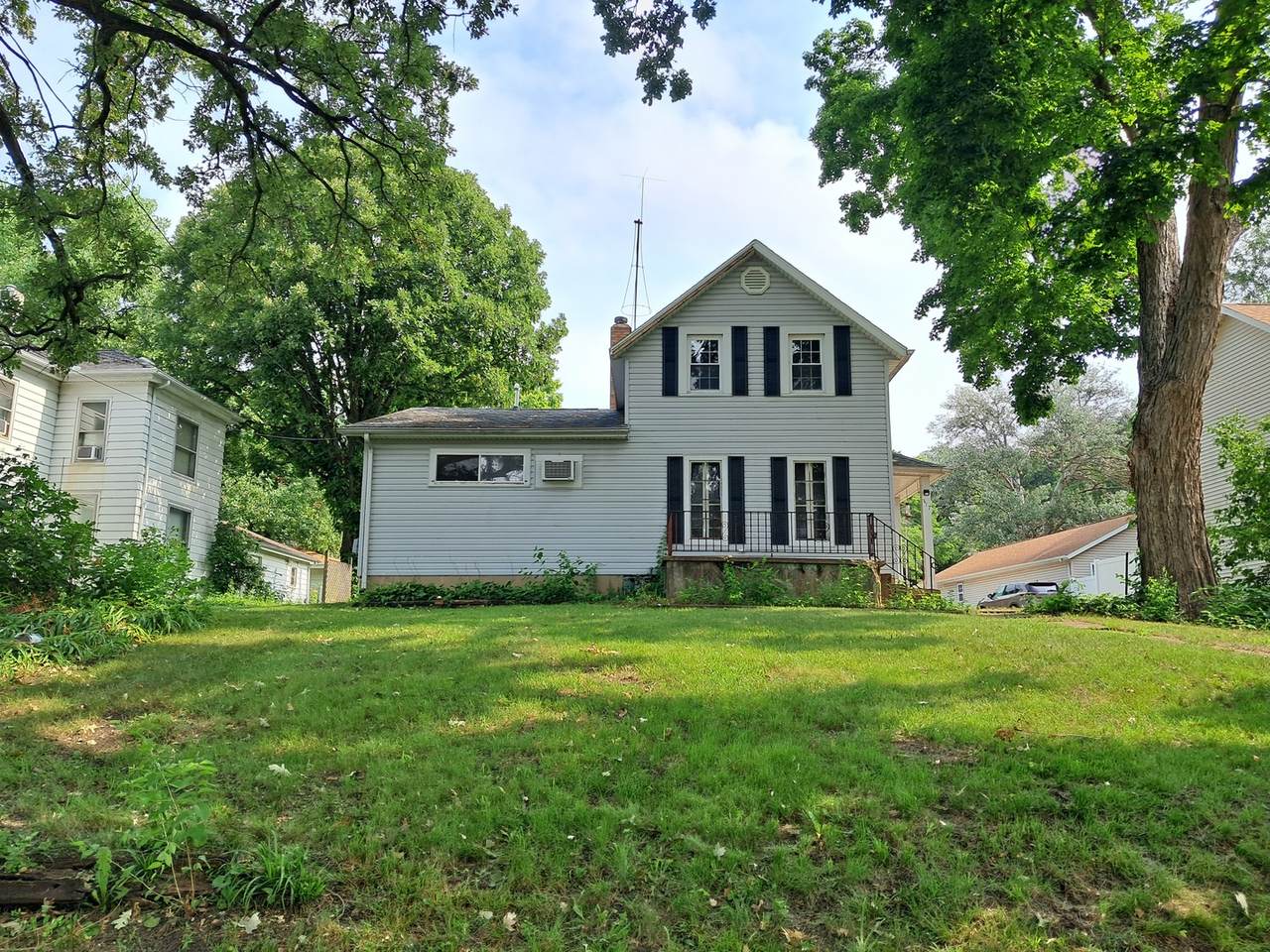 317 Clark Street - Photo 1