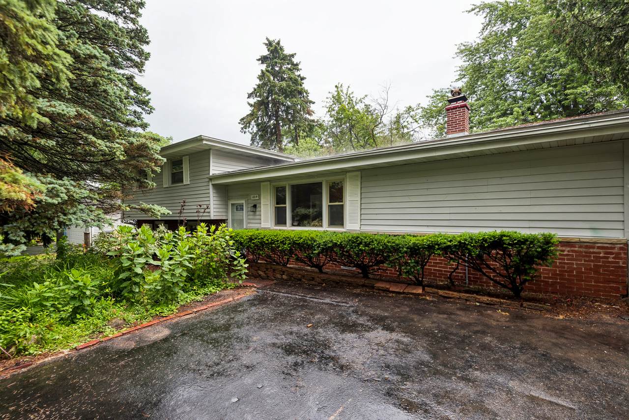 1819 Elmwood Drive - Photo 1