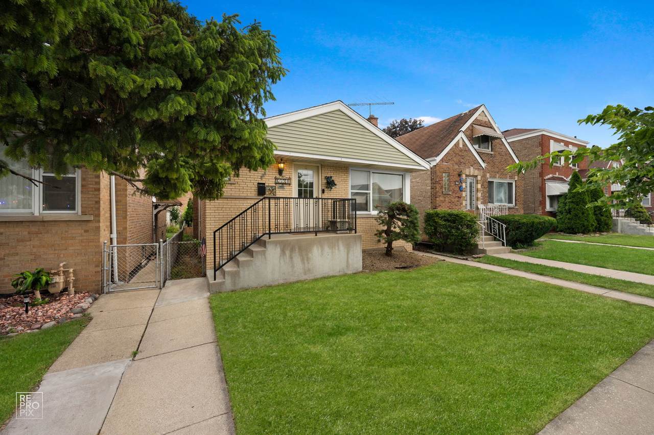 6741 Komensky Avenue - Photo 1