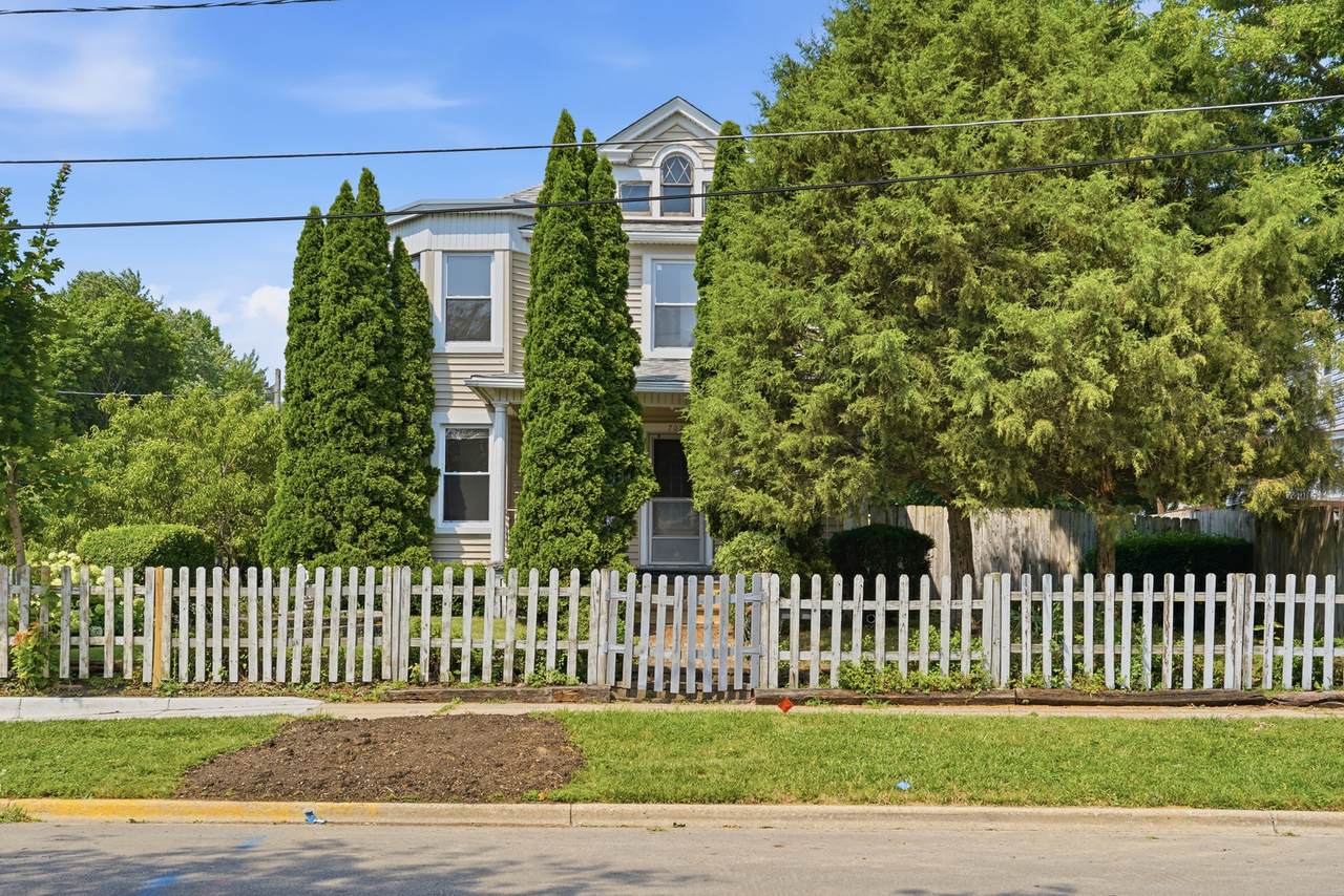 702 North Avenue - Photo 1