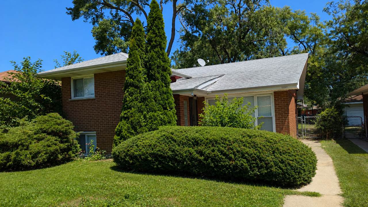 12207 Elizabeth Street - Photo 1