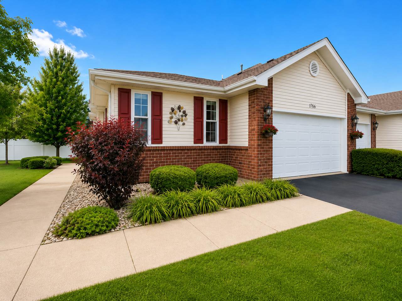 5614 Sutton Place - Photo 1