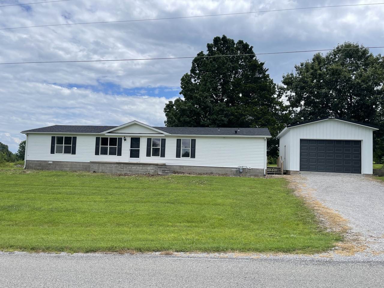290 Friendship Loop - Photo 1