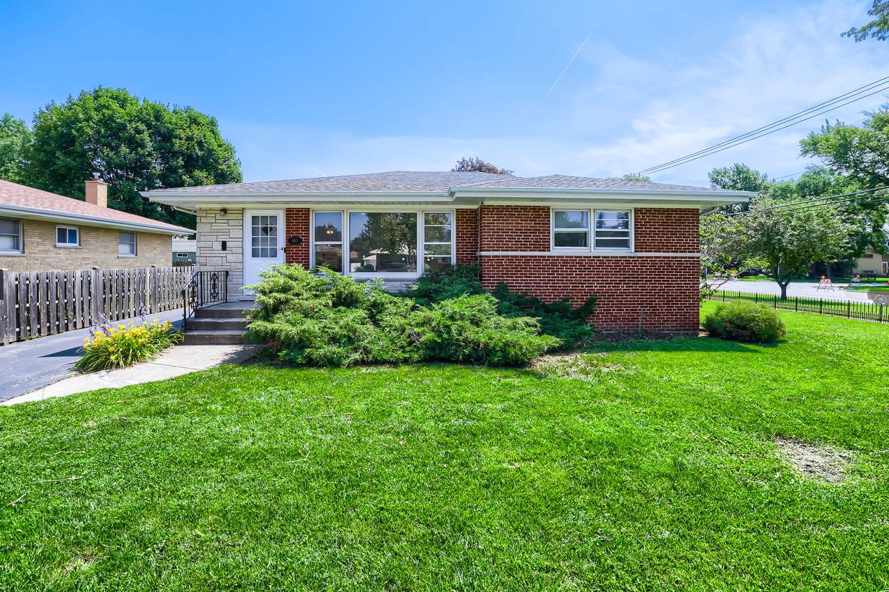 603 Wilshire Lane - Photo 1