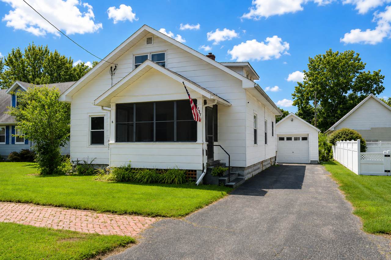 207 16th Avenue - Photo 1