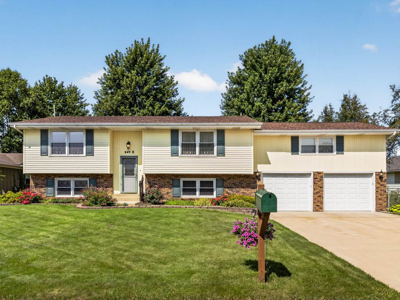 249 Tomagene Drive - Photo 1