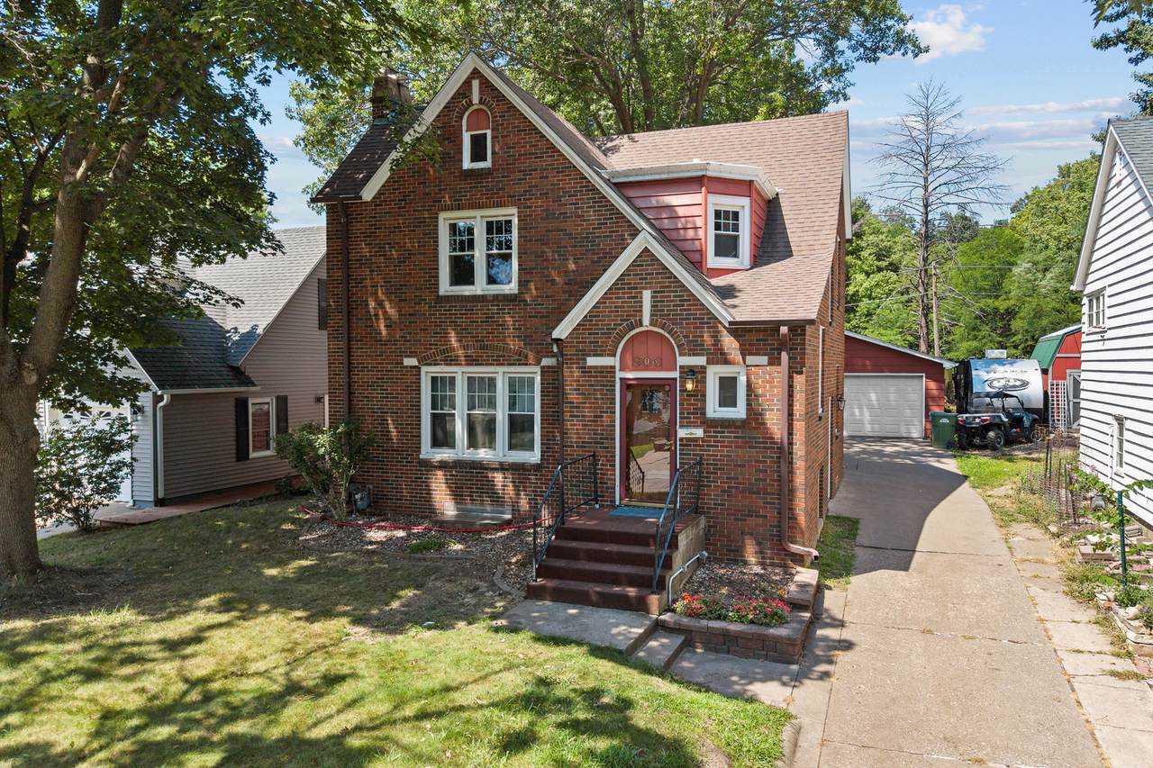 806 4th Street - Photo 1