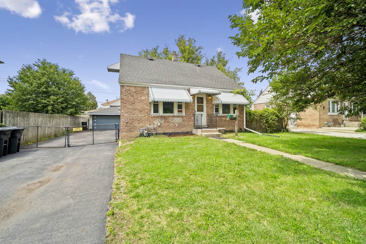 4702 River Road - Photo 1