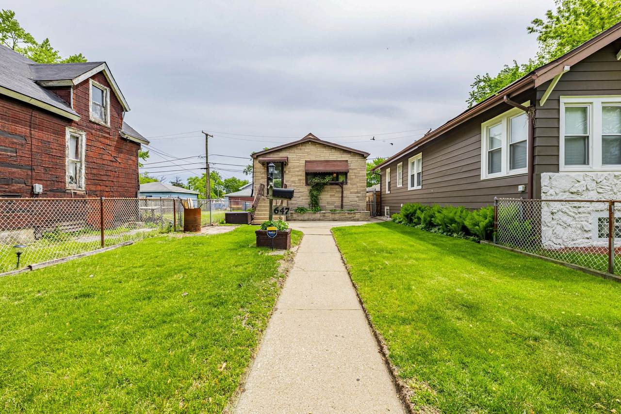647 Forsythe Avenue - Photo 1