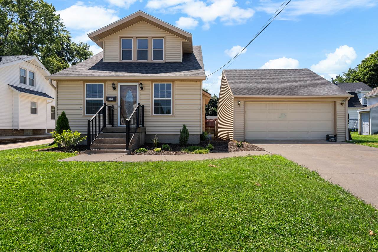 2301 Elm Street - Photo 1