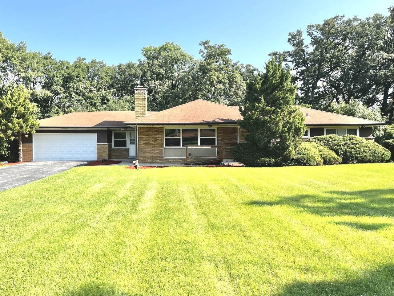2543 Oakwood Drive - Photo 1