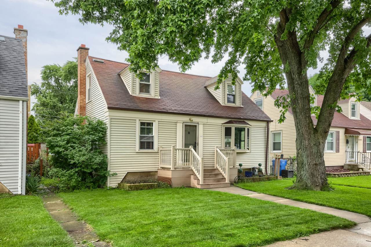 10743 Kedzie Avenue - Photo 1