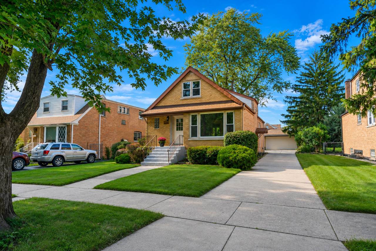 4232 109th Street - Photo 1