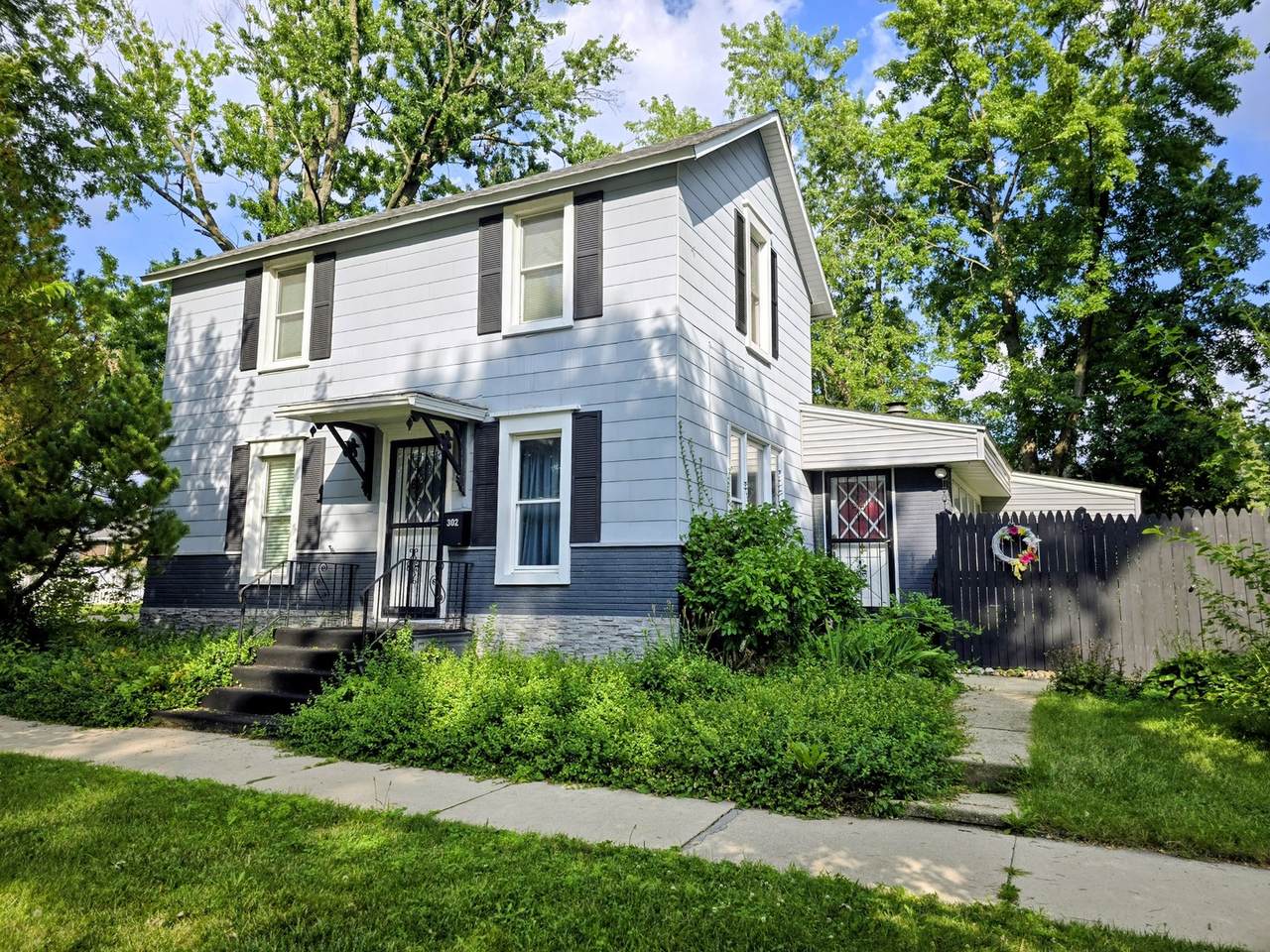 302 Washington Street - Photo 1
