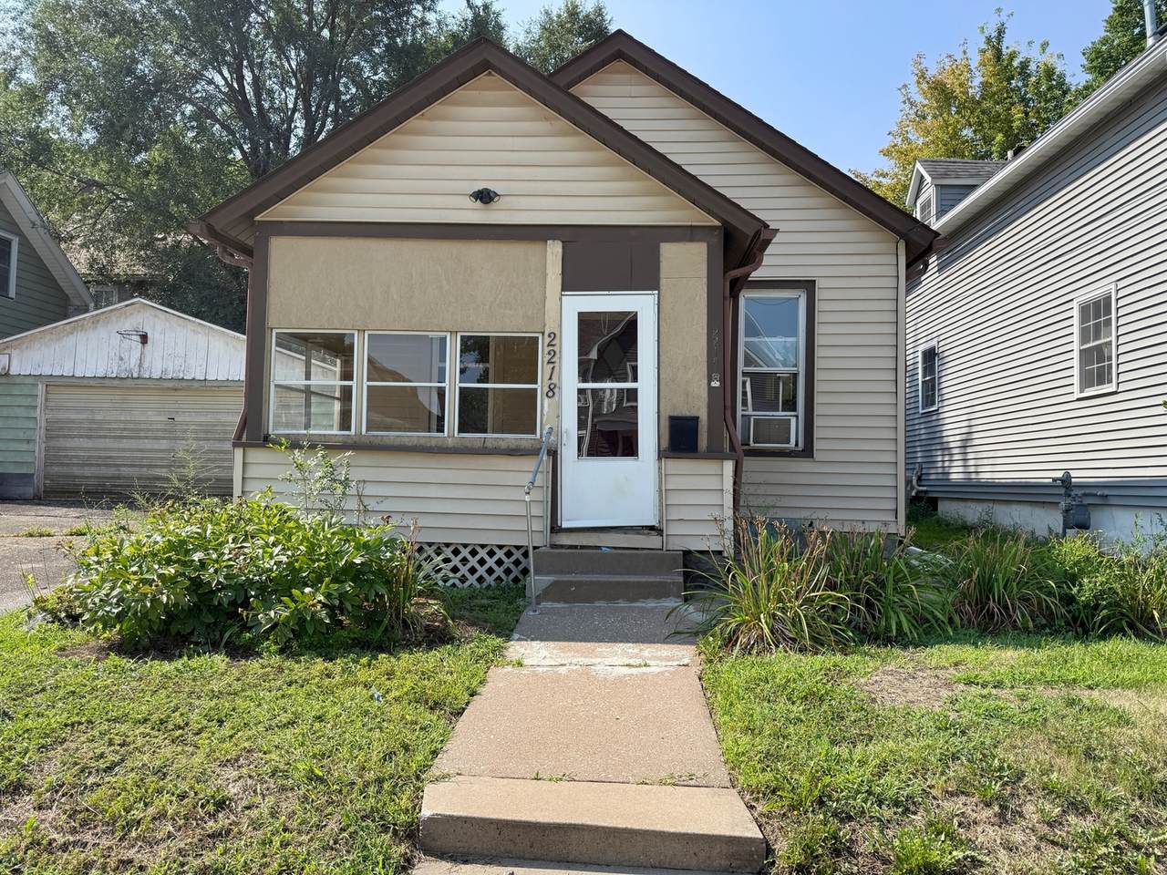 2218 6th Avenue - Photo 1