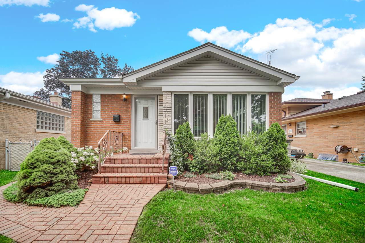 5526 Washington Street - Photo 1