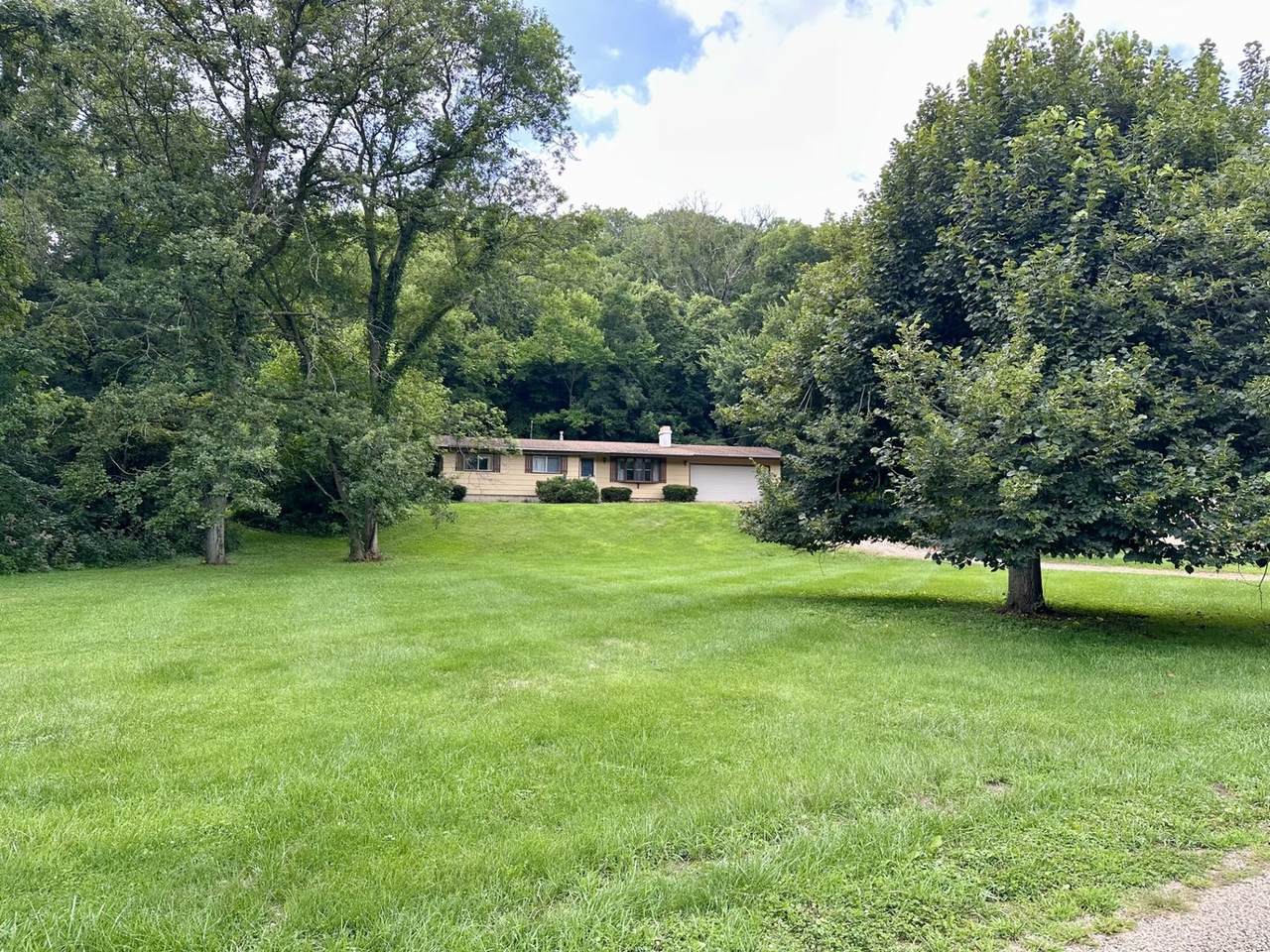 895 Thenius Road - Photo 1
