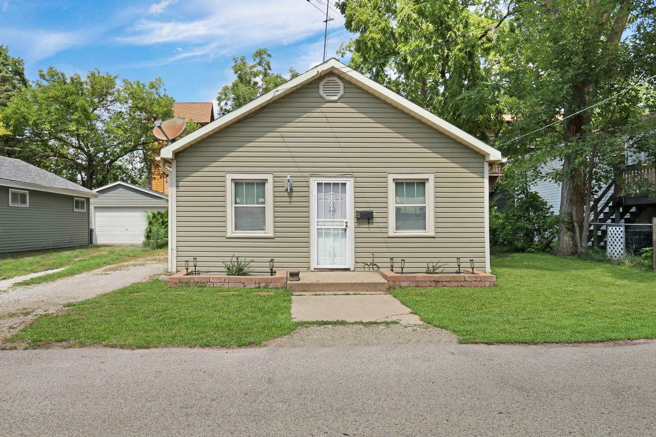 117 Roosevelt Avenue - Photo 1