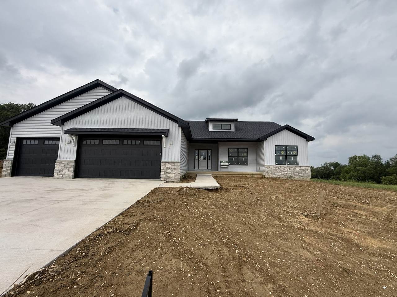 7202 Alvie Court - Photo 1