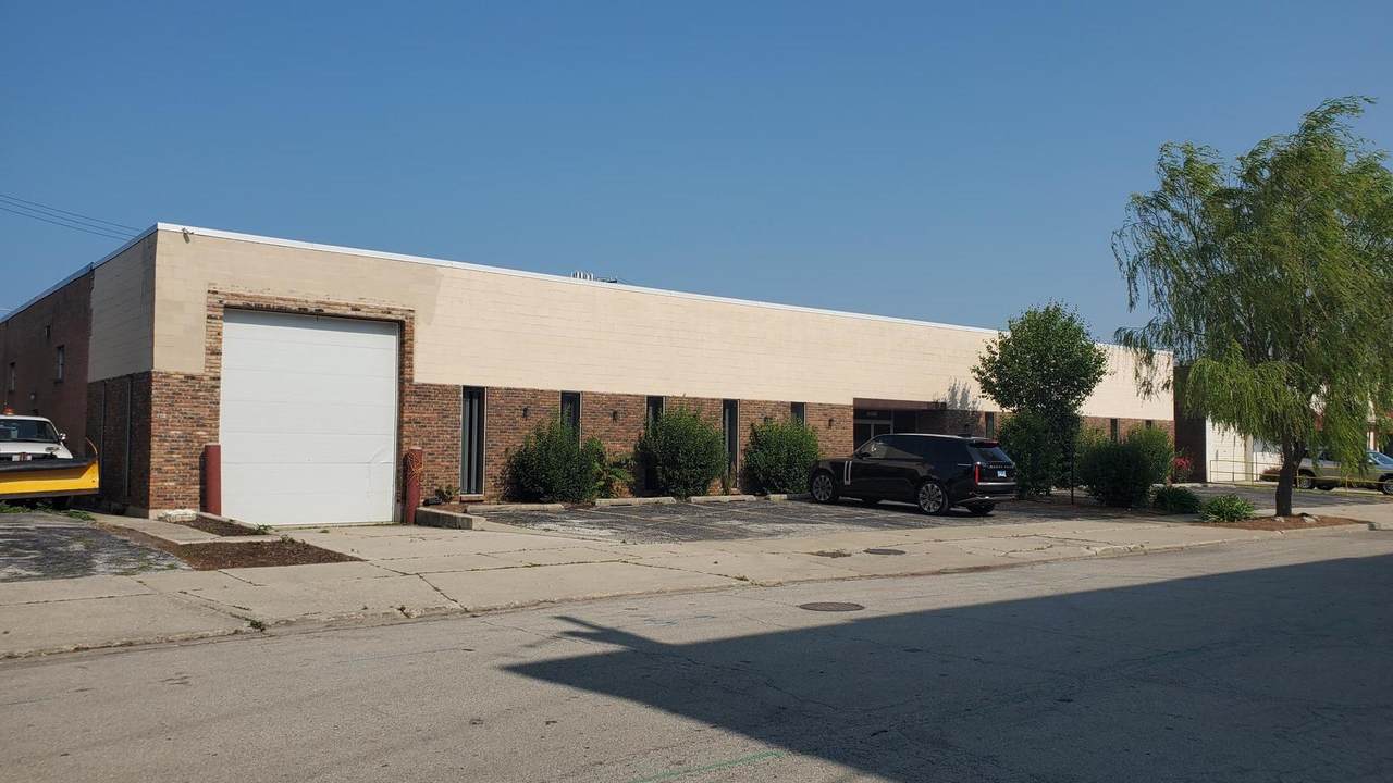 6445 Hamlin Avenue - Photo 1