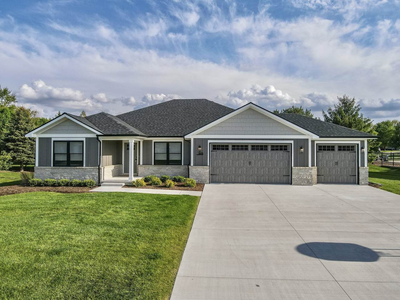 3172 Sun Valley Drive - Photo 1