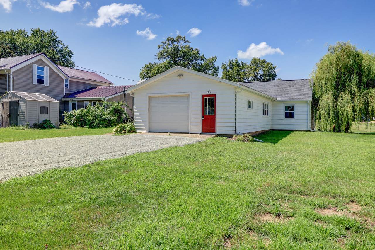 306 8th Avenue - Photo 1