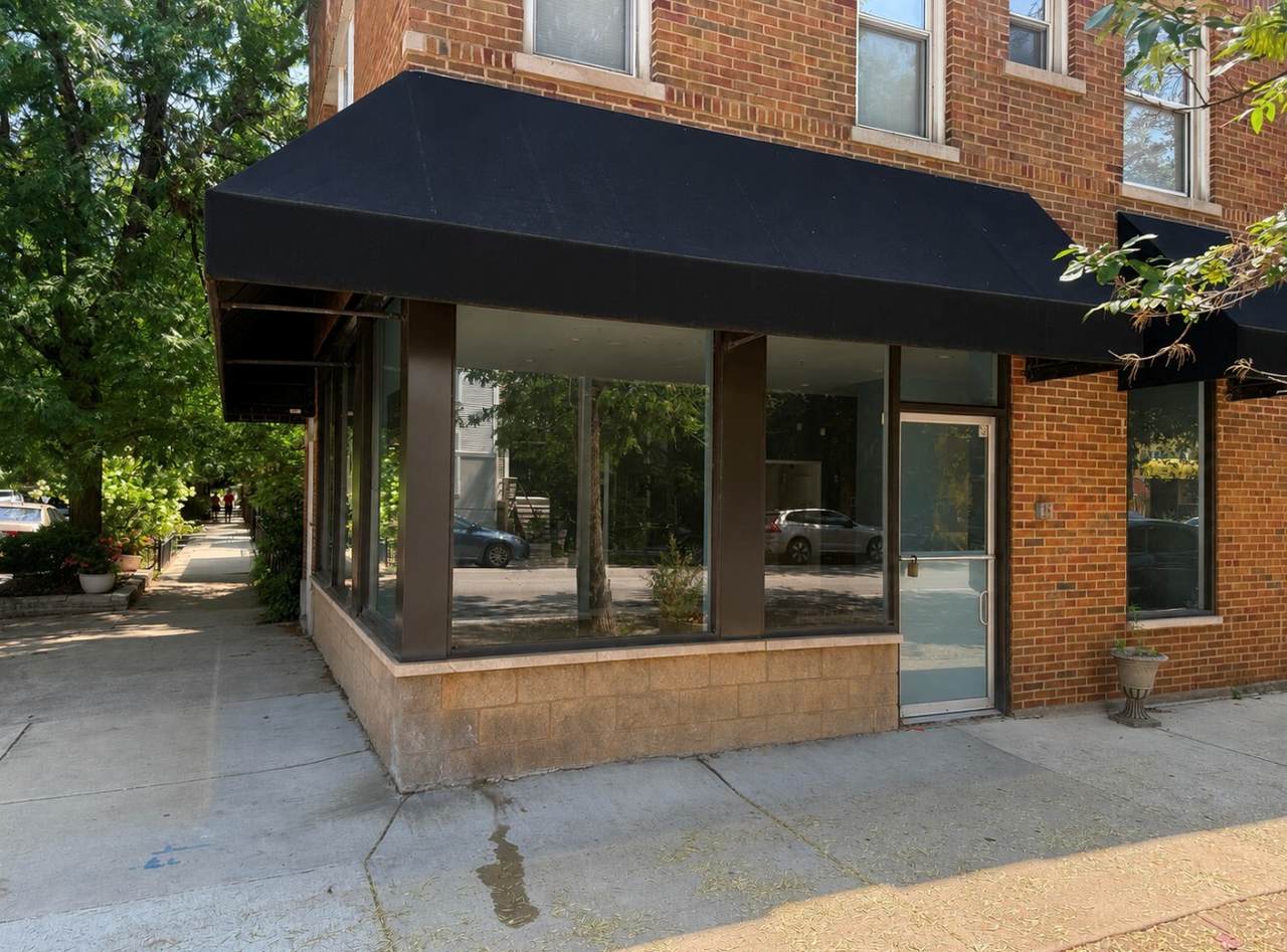 2825 Southport Avenue - Photo 1