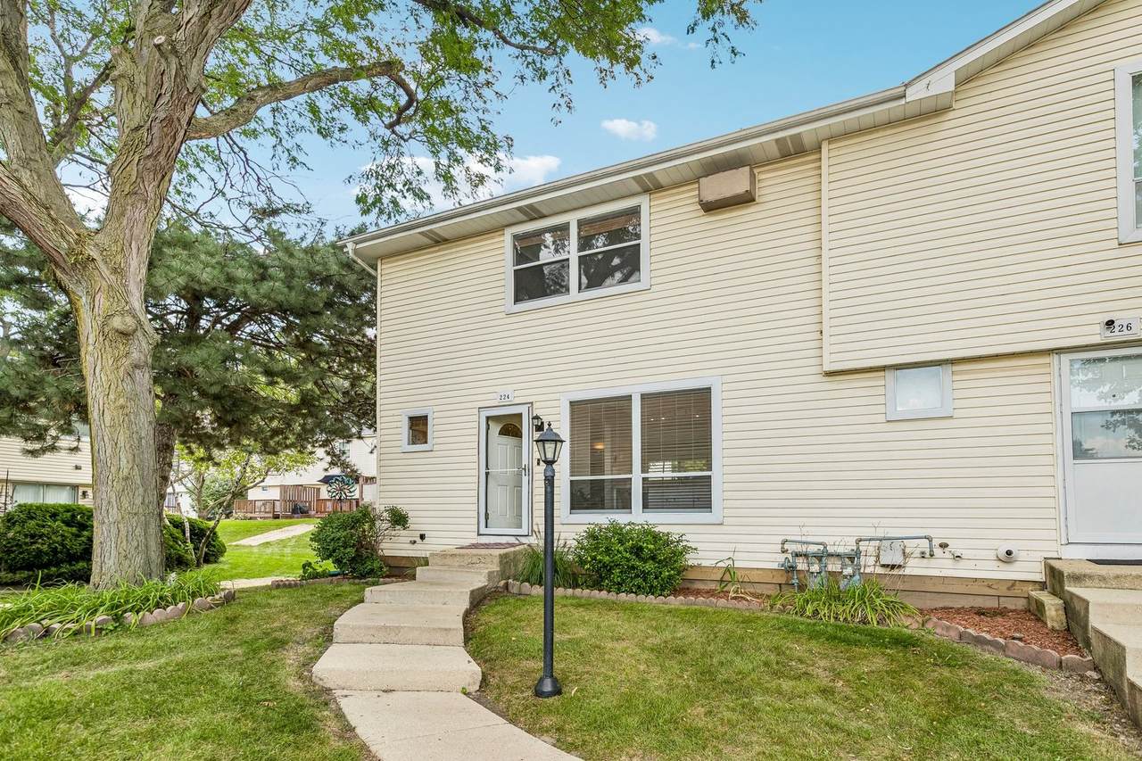 224 Raintree Court - Photo 1