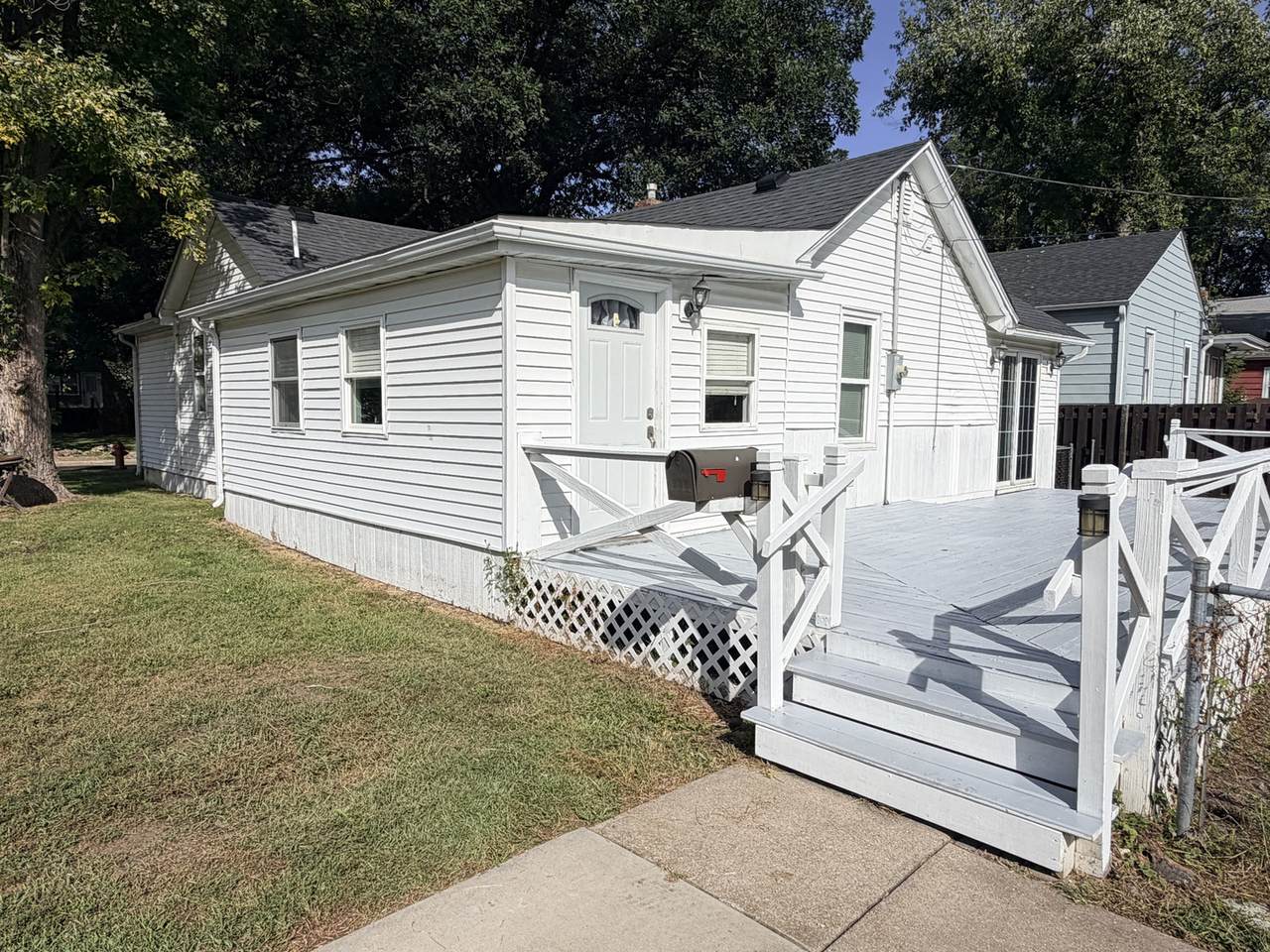 811 Monroe Street - Photo 1