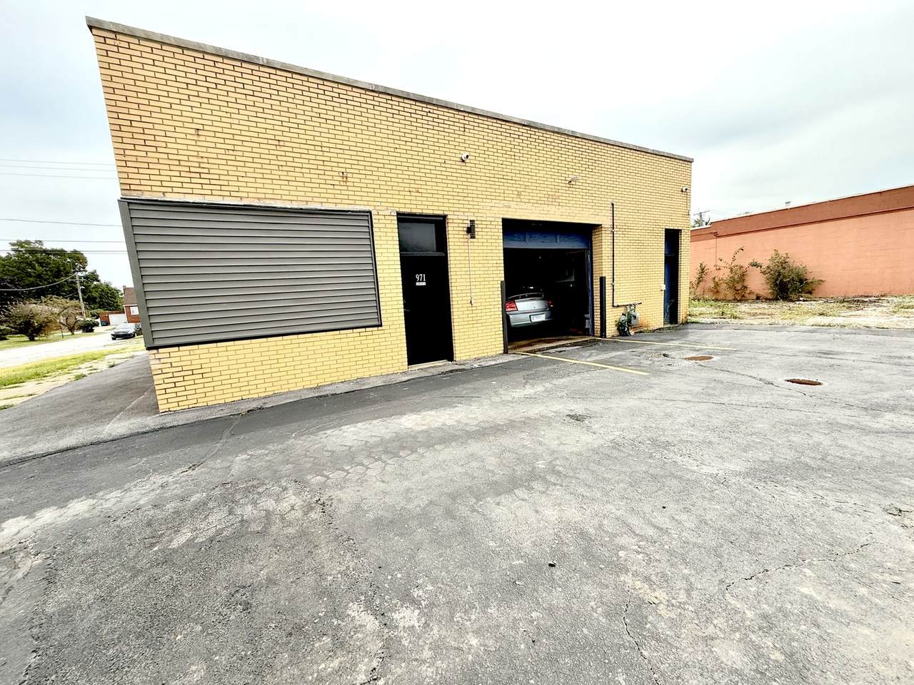 971 Burnham Avenue - Photo 1
