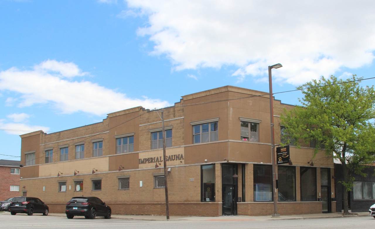 6135 Archer Avenue - Photo 1