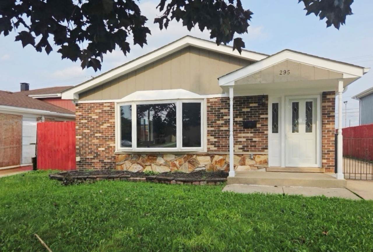 295 Hoxie Avenue - Photo 1