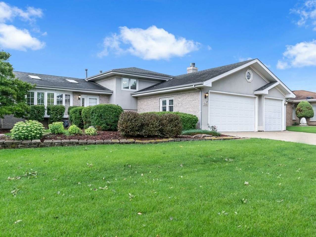 514 Stephanie Drive - Photo 1