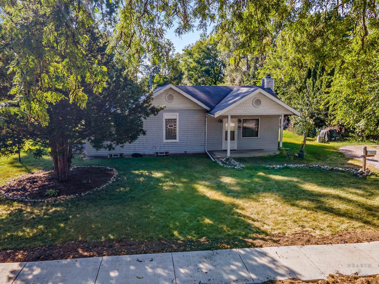 800 River Road - Photo 1